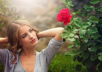 girl with roses